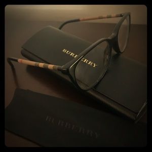 Burberry 💛🧡💛